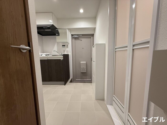 物件内観写真12　(玄関)