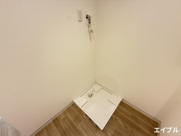 物件内観写真16　(洗濯機置場)