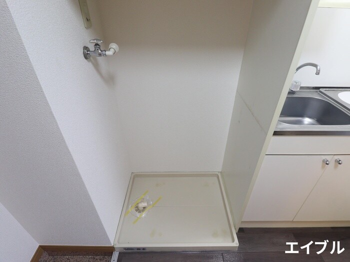 物件内観写真12　(洗濯機置場)