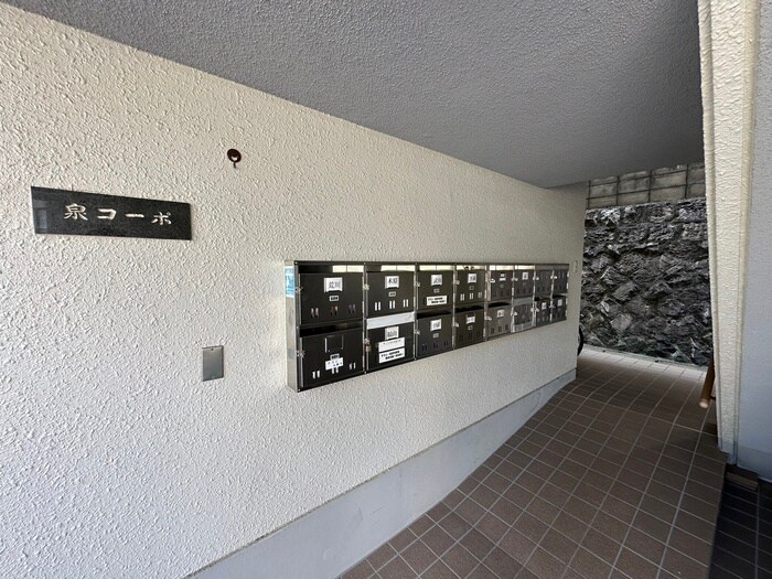 物件外観写真4　(エントランス部分)