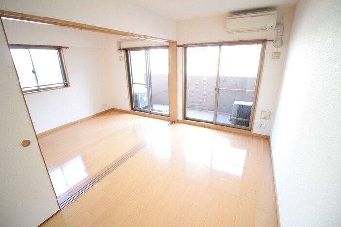 物件内観写真7　(居室)