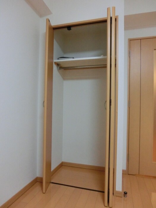 物件内観写真12　(収納)
