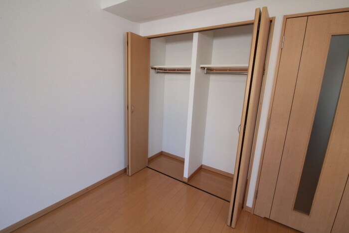 物件内観写真12　(収納)