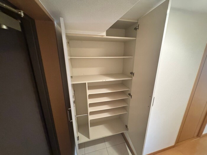 物件内観写真12　(靴箱)