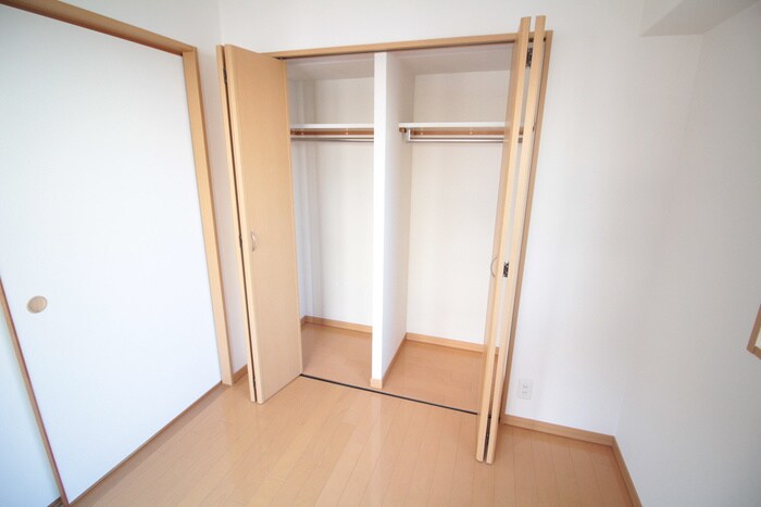 物件内観写真12　(収納)