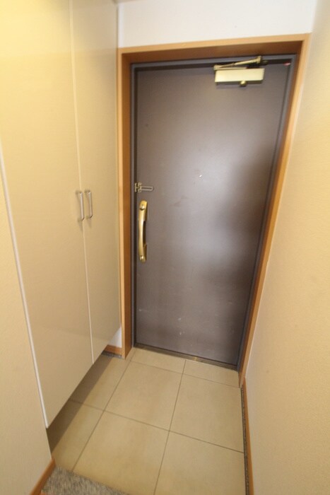 物件内観写真13　(玄関)
