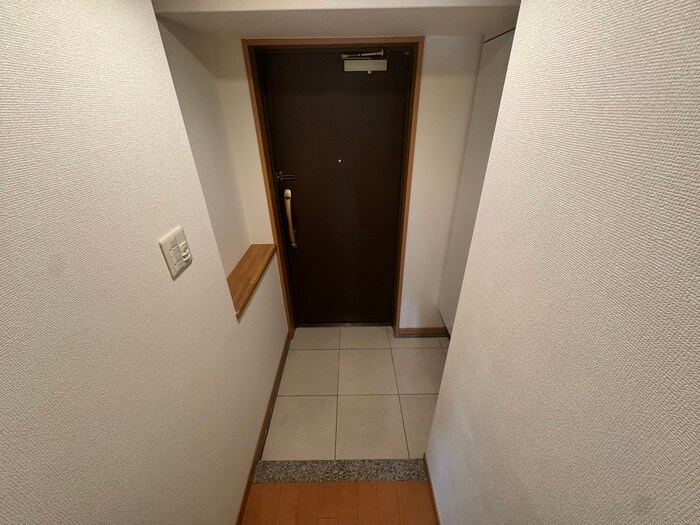 物件内観写真15　(玄関)