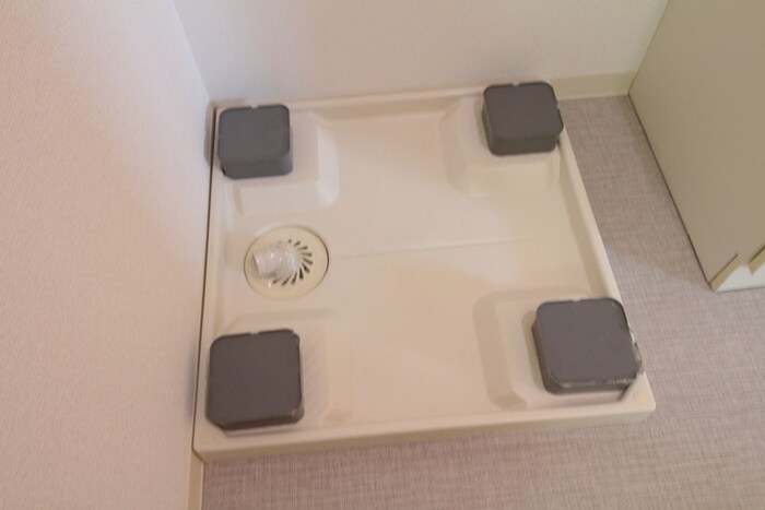 物件内観写真16　(洗濯機置場)