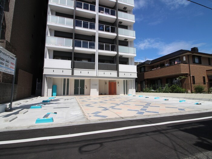 物件外観写真5　(駐車場)