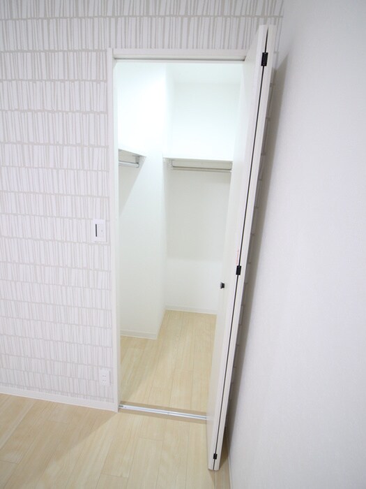 物件内観写真12　(収納)