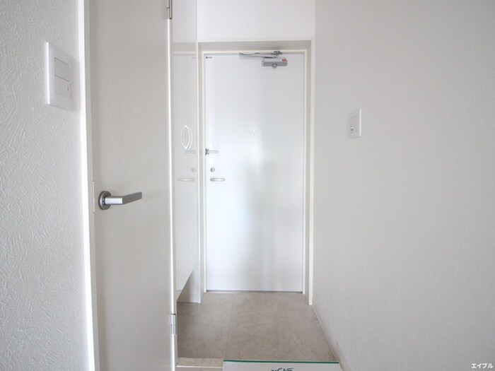 物件内観写真13　(玄関)