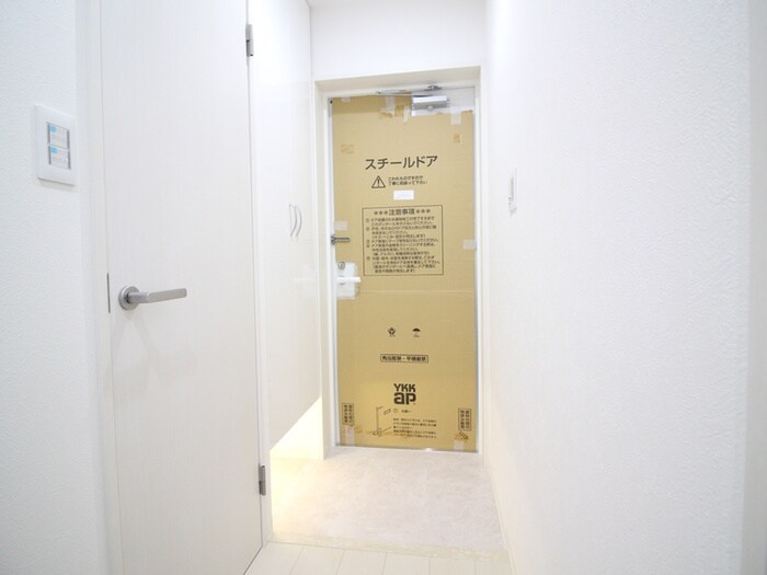 物件内観写真14　(玄関)