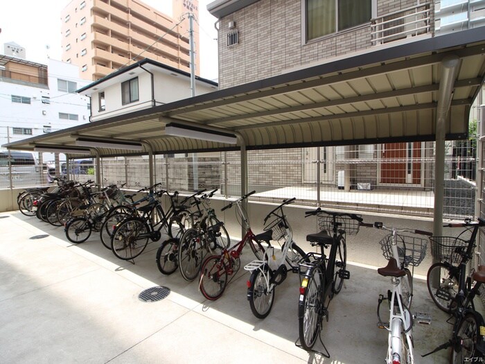物件外観写真4　(駐輪場)