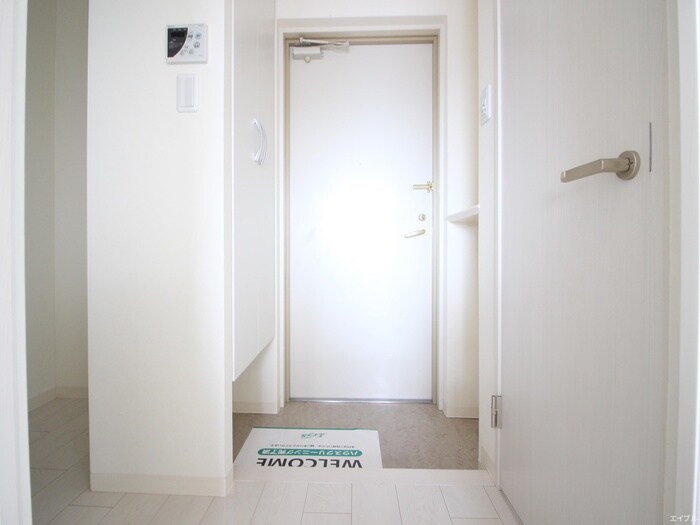 物件内観写真16　(玄関)