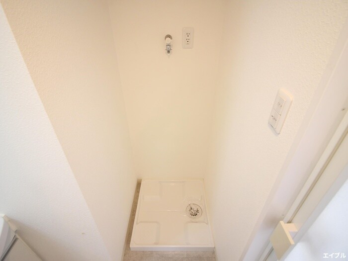 物件内観写真22　(洗濯機置場)