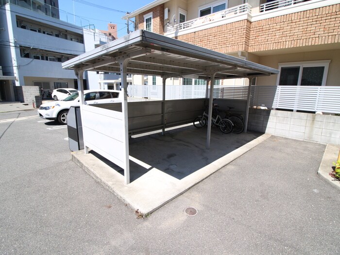 物件外観写真4　(駐輪場)