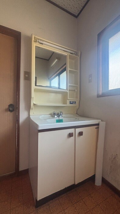 物件内観写真11　(洗面)