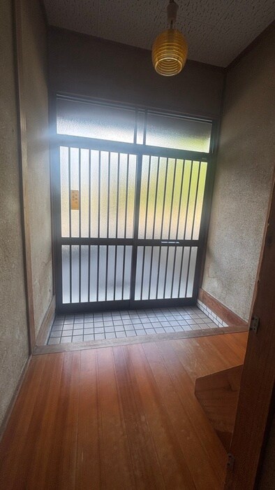 物件内観写真12　(玄関)
