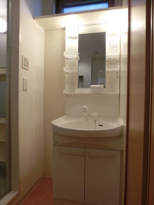 物件内観写真11　(洗面)