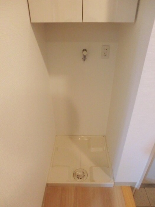 物件内観写真15　(洗濯機置場)