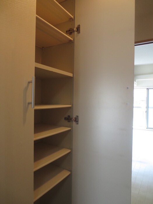 物件内観写真15　(靴箱)