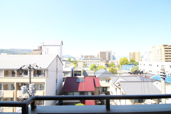 物件内観写真16　(室内からの展望)