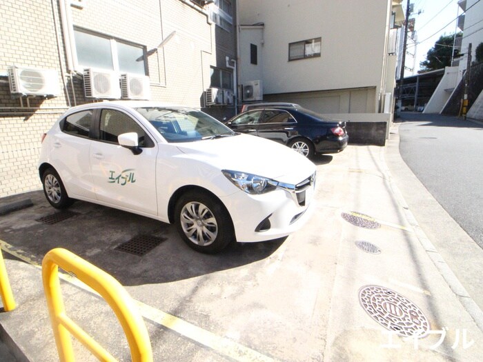 物件外観写真5　(駐車場)