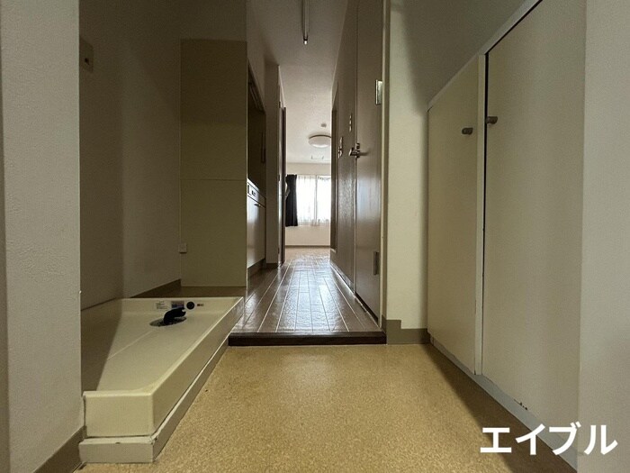 物件内観写真16　(玄関)