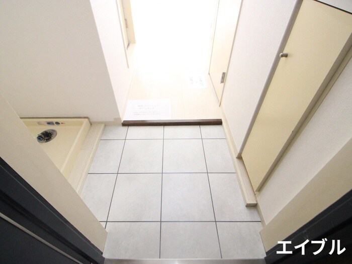 物件内観写真18　(玄関)