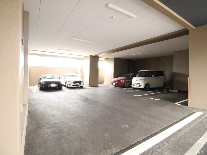 物件外観写真2　(駐車場)