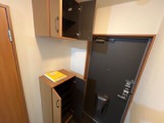 物件内観写真11　(玄関)