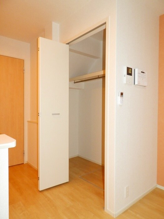 物件内観写真13　(収納)