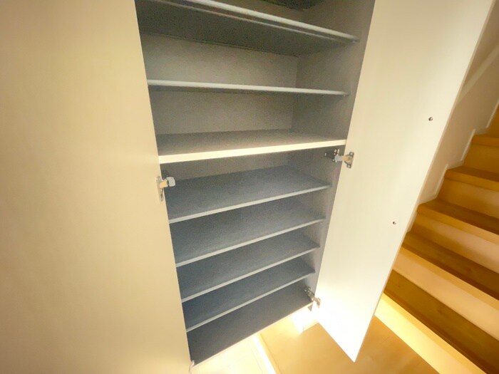 物件内観写真13　(靴箱)