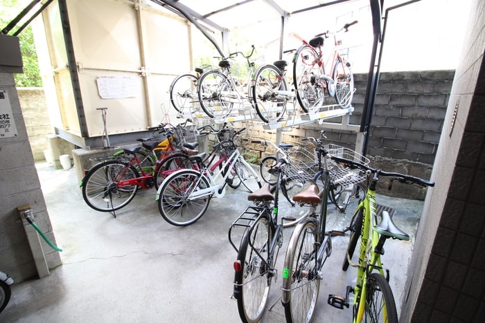 物件外観写真4　(駐輪場)