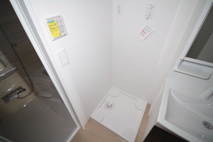 物件内観写真16　(洗濯機置場)