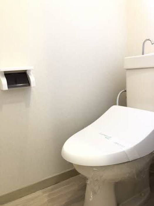 物件内観写真3　(トイレ)