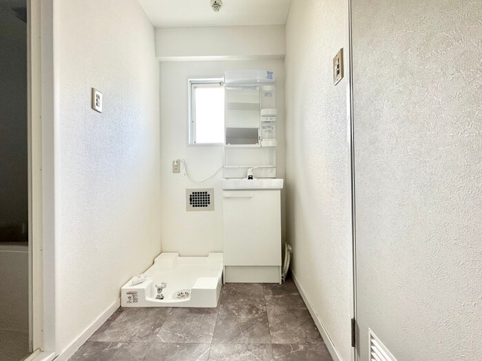 物件内観写真11　(洗面)