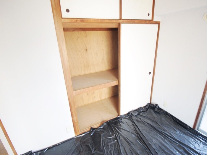 物件内観写真12　(収納)