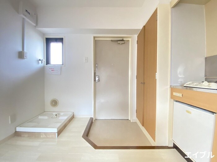 物件内観写真13　(玄関)