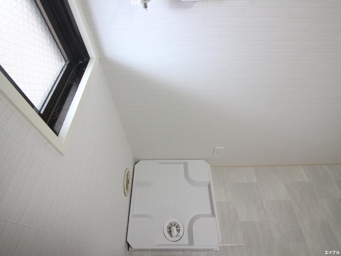 物件内観写真15　(洗濯機置場)