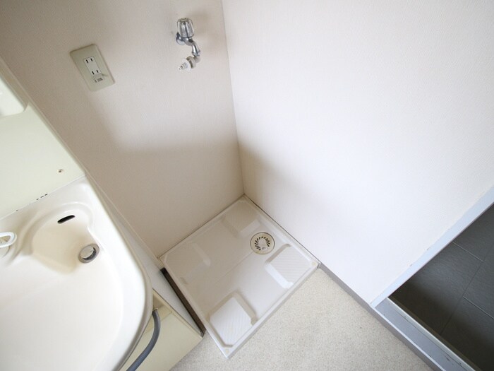 物件内観写真18　(洗濯機置場)