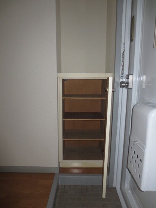 物件内観写真13　(靴箱)