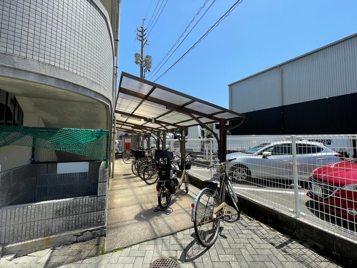 物件外観写真6　(駐輪場)