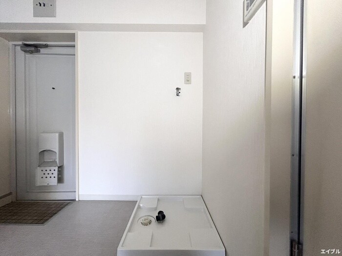 物件内観写真15　(洗濯機置場)