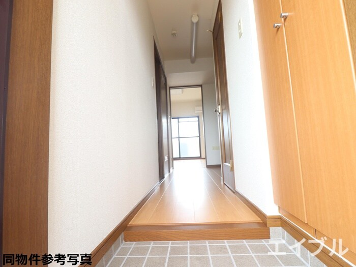 物件内観写真15　(玄関)