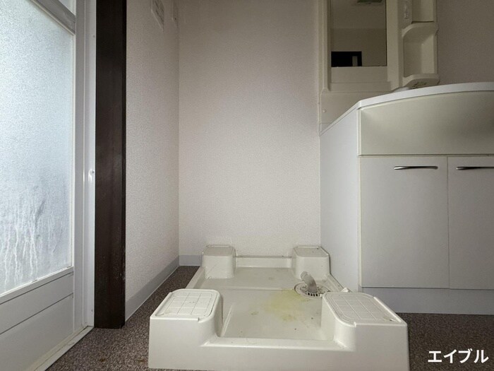 物件内観写真15　(洗濯機置場)