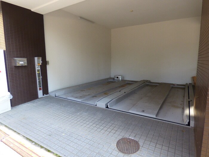 物件外観写真6　(駐車場)