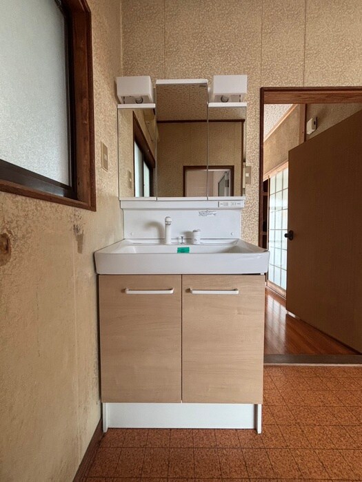 物件内観写真11　(洗面)