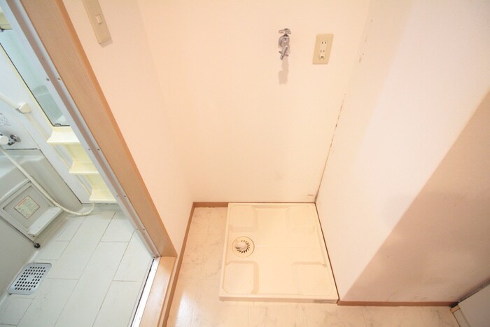 物件内観写真17　(洗濯機置場)