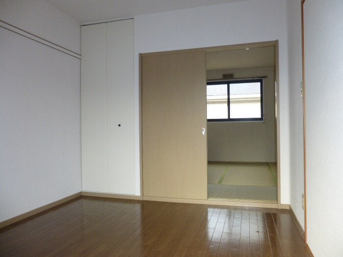 物件内観写真10　(居室)